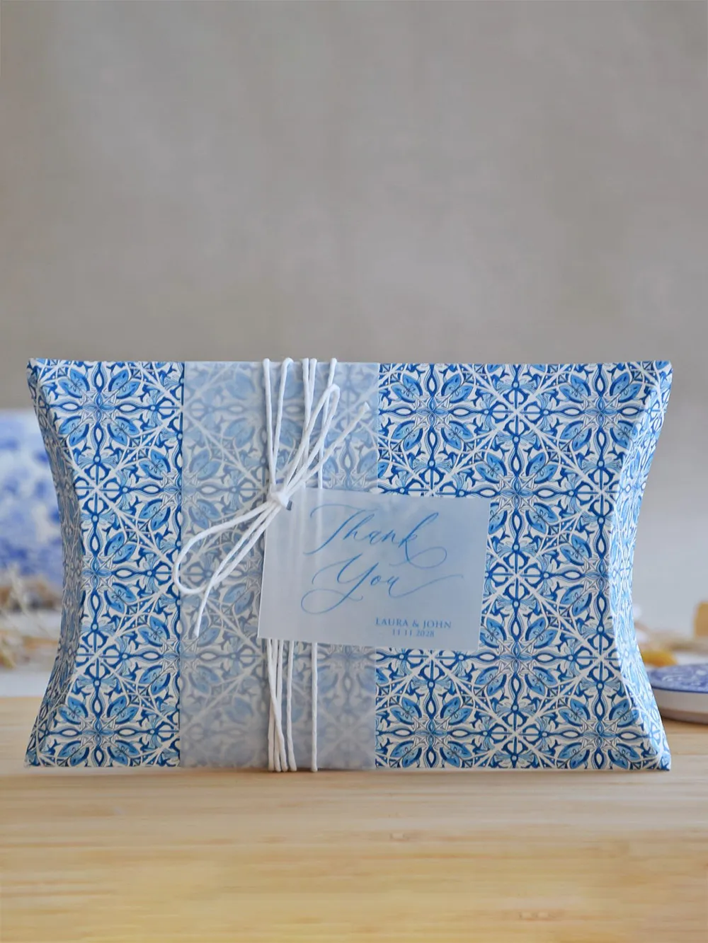 How Can the Right Size and Finish Improve Pillow Box Packaging?