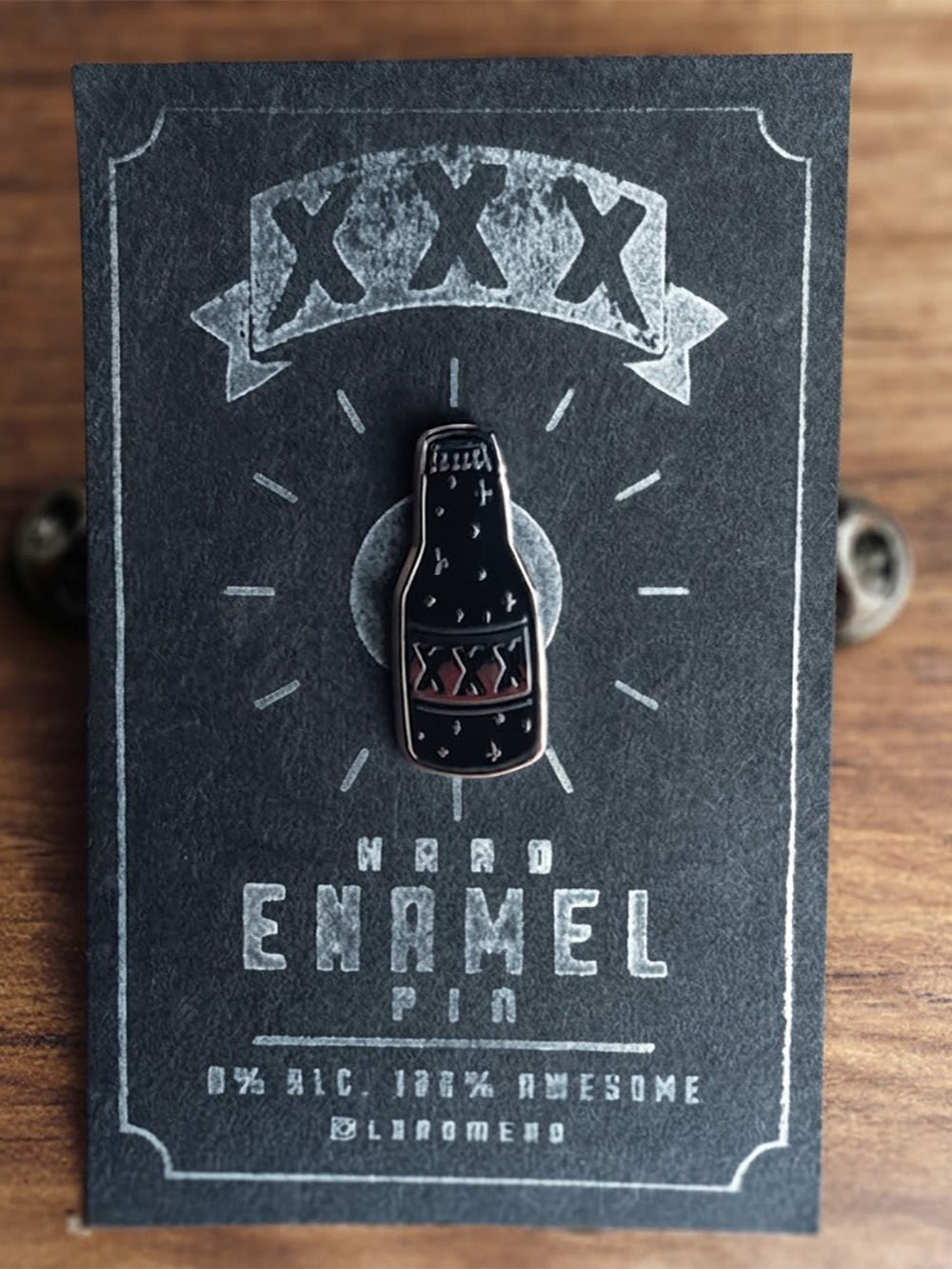 Custom enamel pin packaging