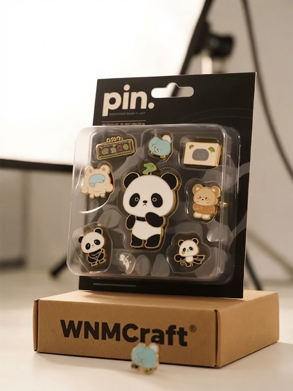 Custom enamel pin packaging